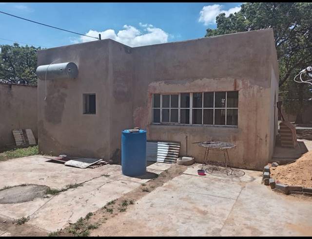 9 BEDROOM HOUSE FOR SALE IN GEDULD